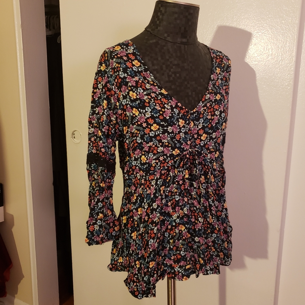 No boundaries floral top